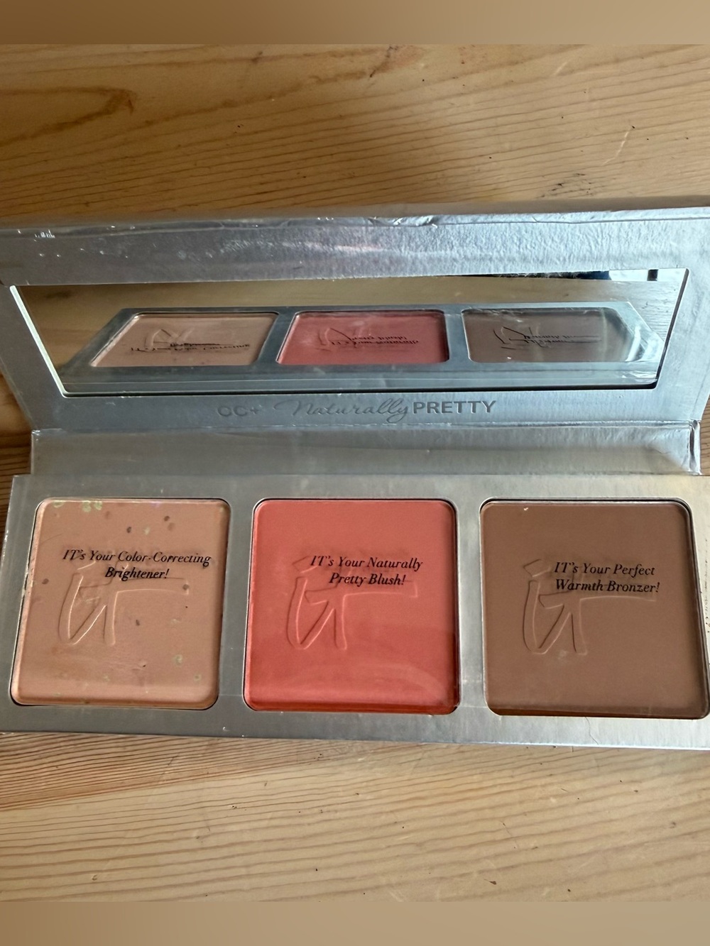 it Cosmetics CC+ RADIANCE Palette Anti-Aging Brightening Powder, Blush, Bronzer